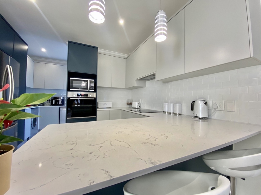 To Let 3 Bedroom Property for Rent in Sandown Western Cape